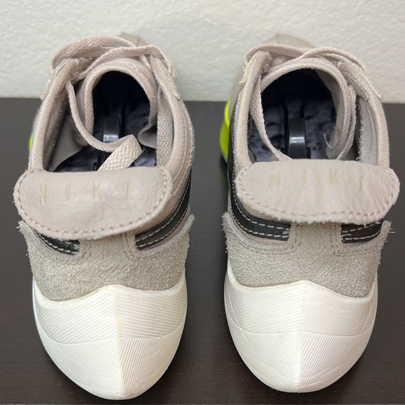 Nike Moon Racer String
Size 10.5
String/Black-Sail-Volt - Picture 5 of 9
